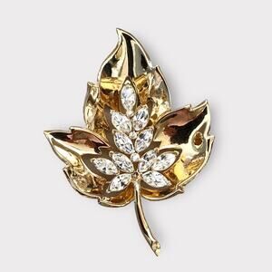 Coro Vintage Maple Leaf Brooch White Marquise Stones Gold Plated Pin